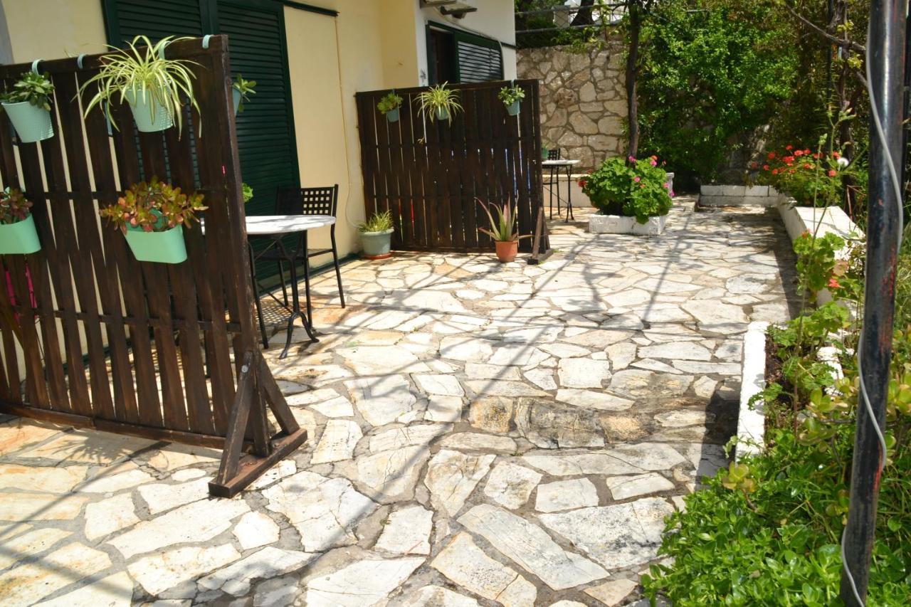 A Place To Relax 1 نساكيون المظهر الخارجي الصورة